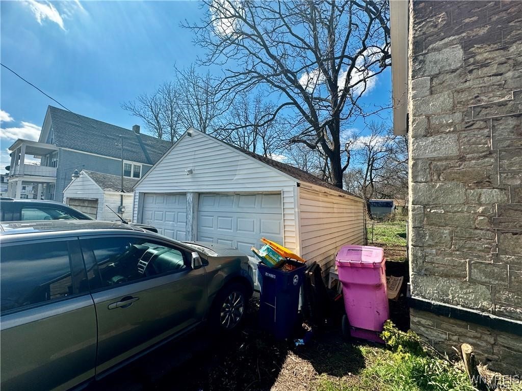photo Foj6R1tdFOJS31I2VG-AOg: 102 Ontario Street, Lockport City NY 14094