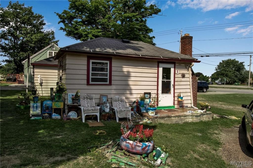 photo 4 : 6879 Erie Road, Evans NY 14047