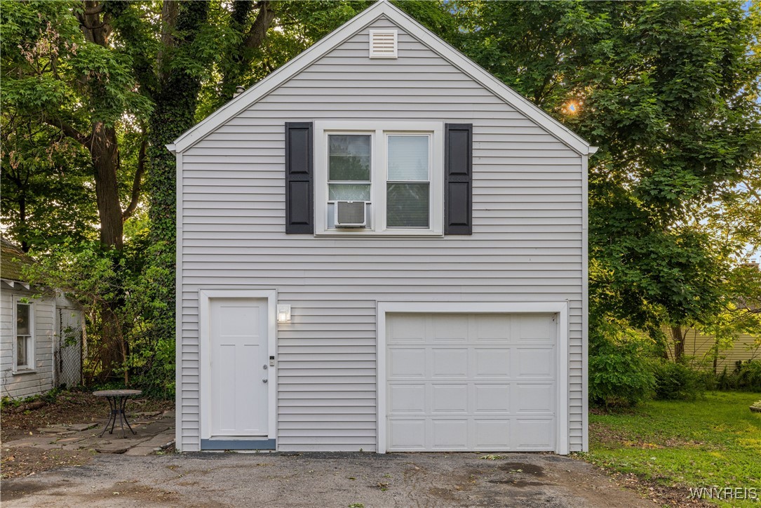 photo 3 : 51 South Lake Street, Hamburg NY 14075