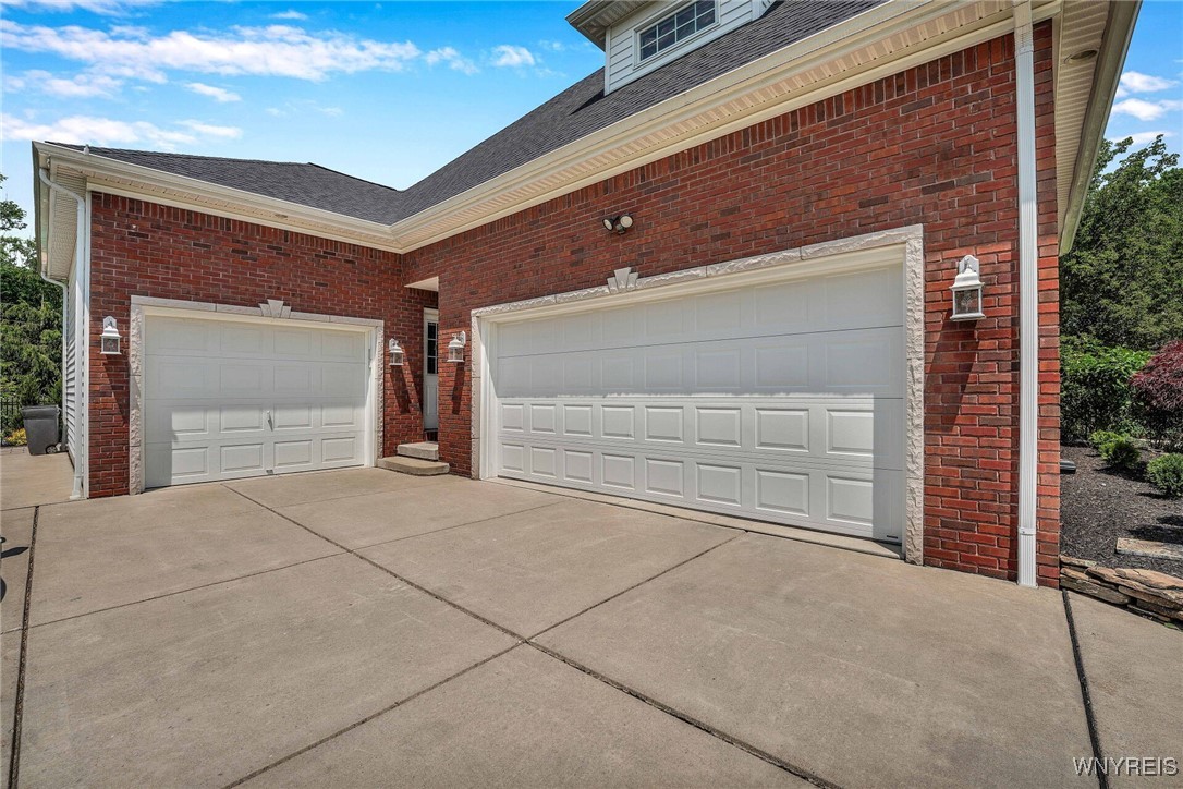 photo QdWmfJt6f: 81 Hidden Oaks Ct, Grand Island NY 14072