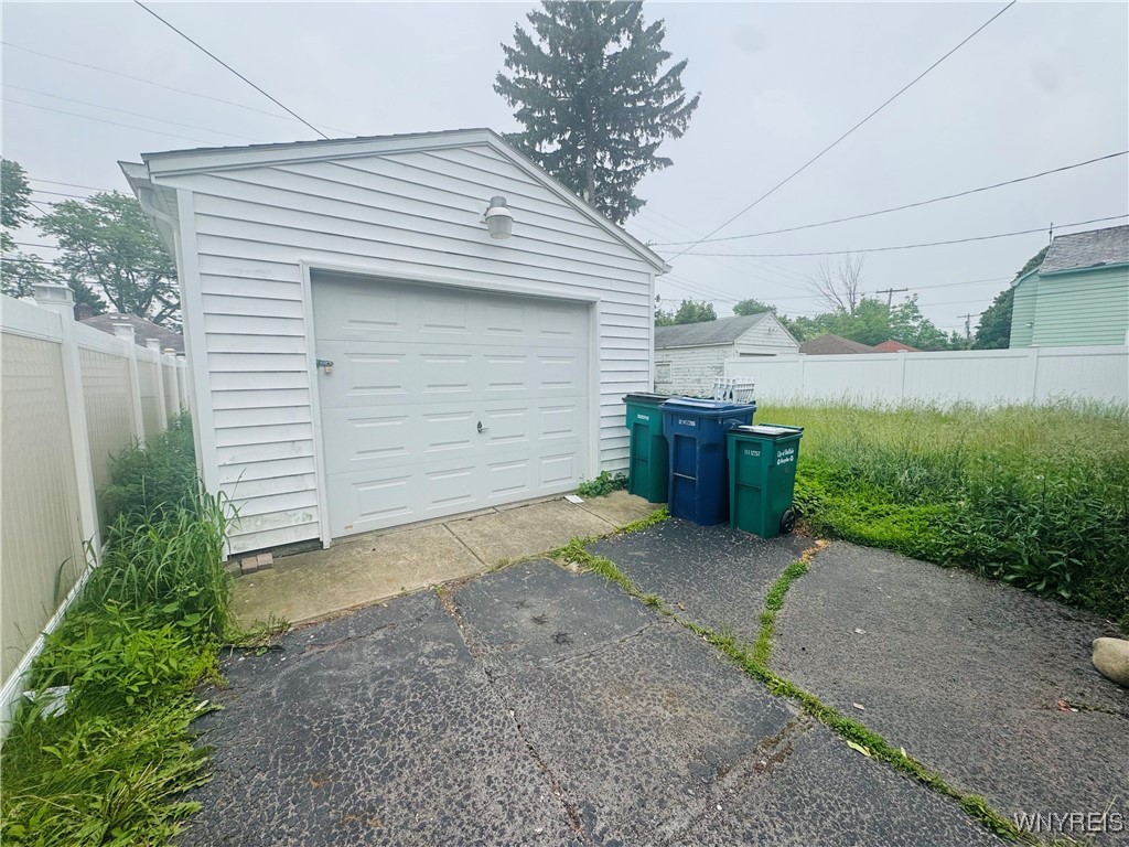 photo zn9hkcmebIodh-2EN4Q: 57 Erskine Avenue, Buffalo NY 14215