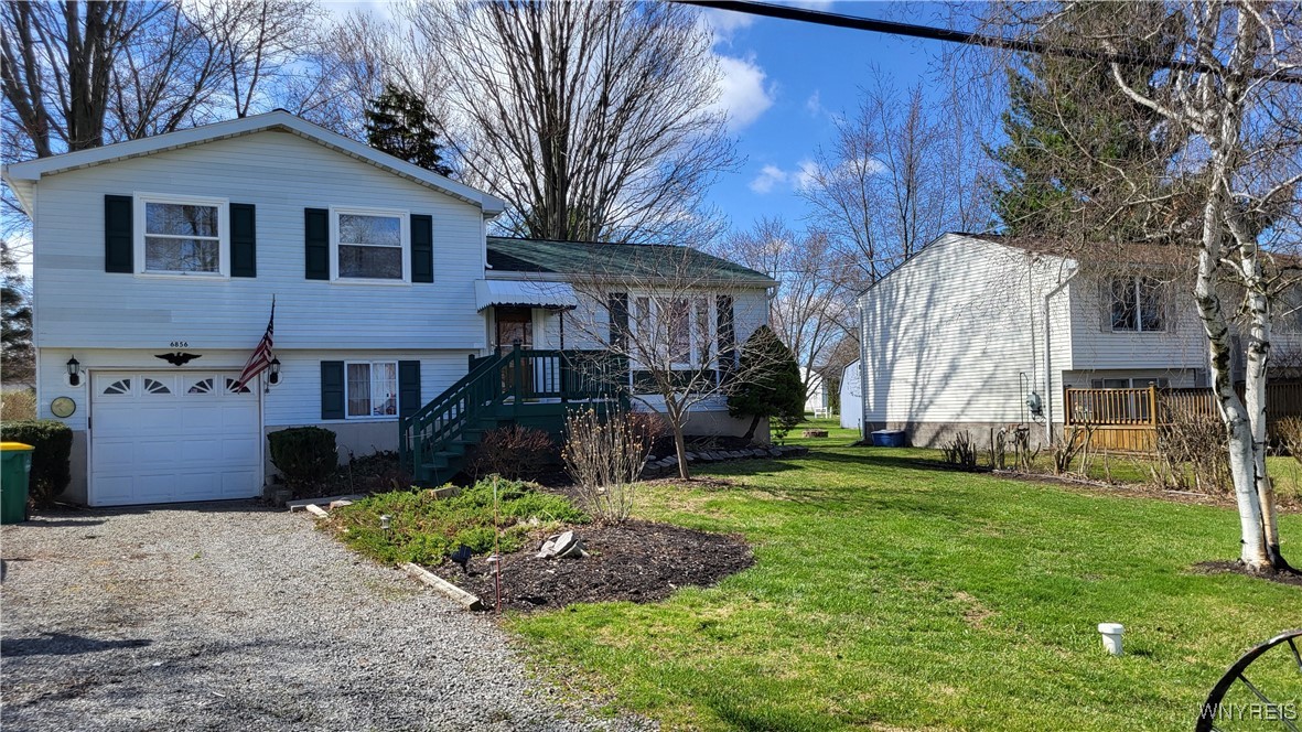 photo 0: 6856 East High Street, Lockport Town NY 14094