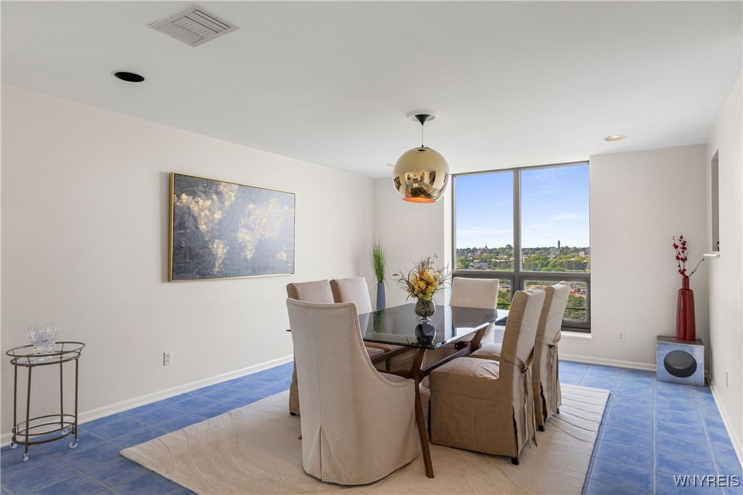 photo 2 : 801 Admirals Walk Circle, Buffalo NY 14202