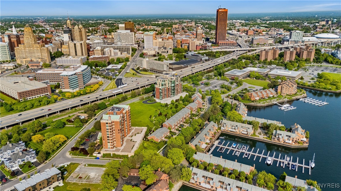 photo 4 : 801 Admirals Walk Circle, Buffalo NY 14202