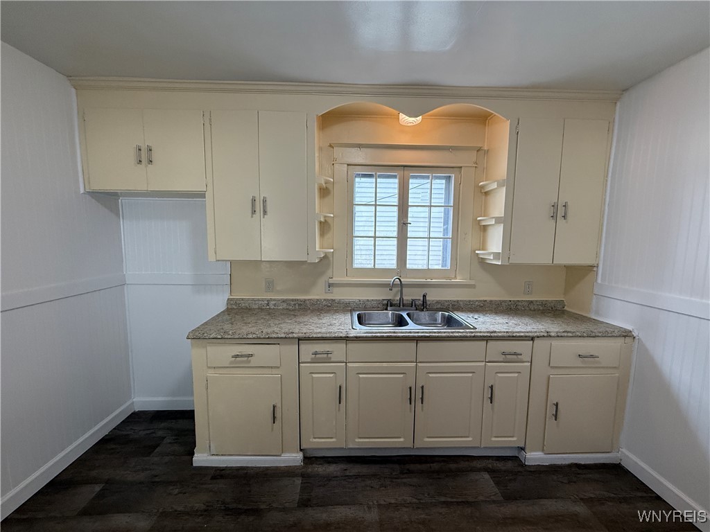 photo 2 : 216 Newburgh Avenue, Buffalo NY 14215