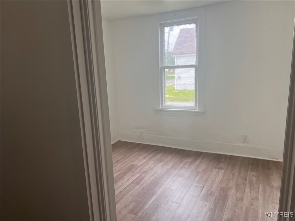 photo 2 : 749 South Ogden Street Lower, Buffalo NY 14206