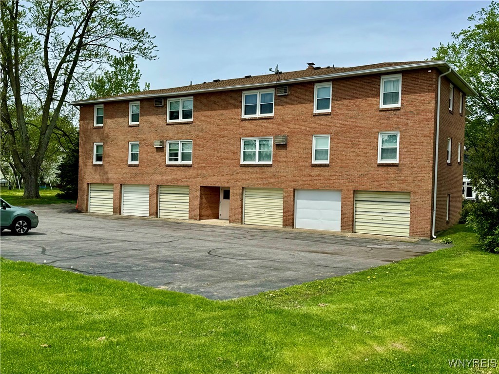 photo 1 : 6321 West Quaker Street 9, Orchard Park NY 14127