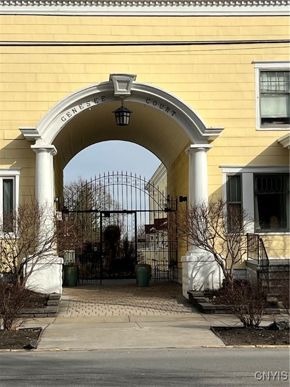 photo undefined: 19 Genesee Court 19, Utica NY 13502