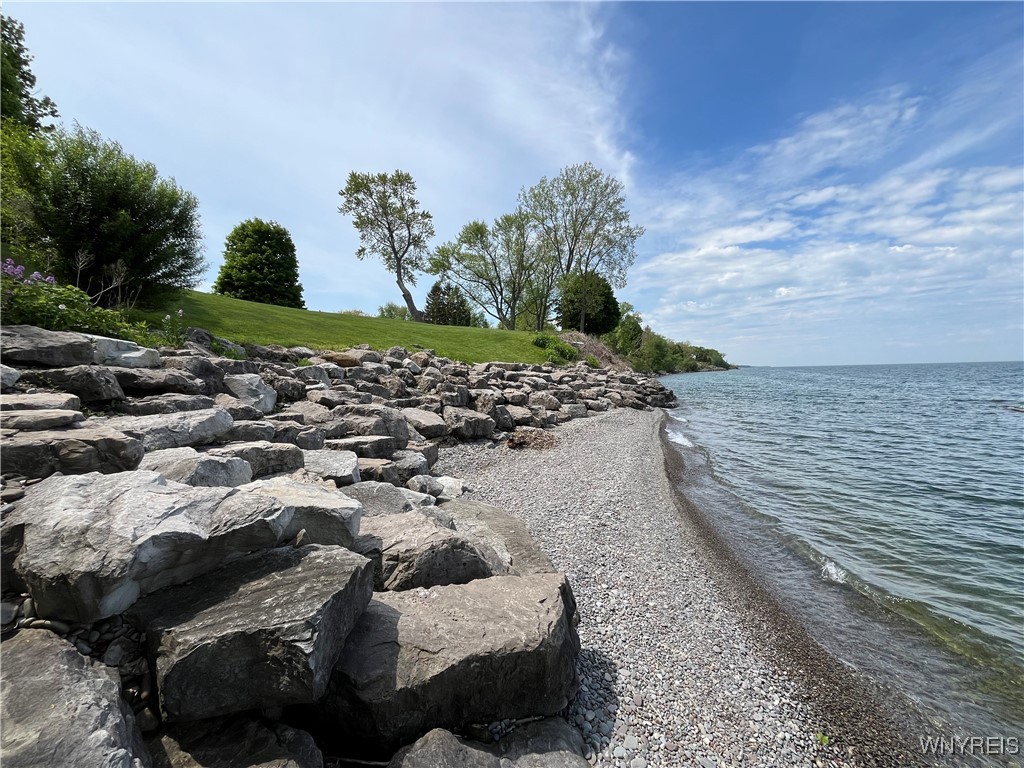 photo wJ4XnMsK: 749 Lake Road, Porter NY 14174