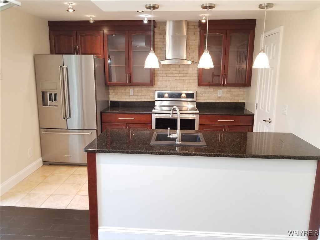 photo 1 : 807 Red Fern Court, Amherst NY 14051