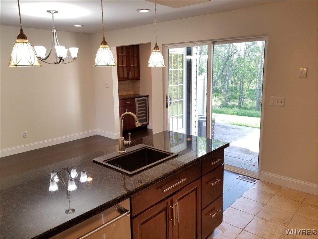 photo 3 : 807 Red Fern Court, Amherst NY 14051