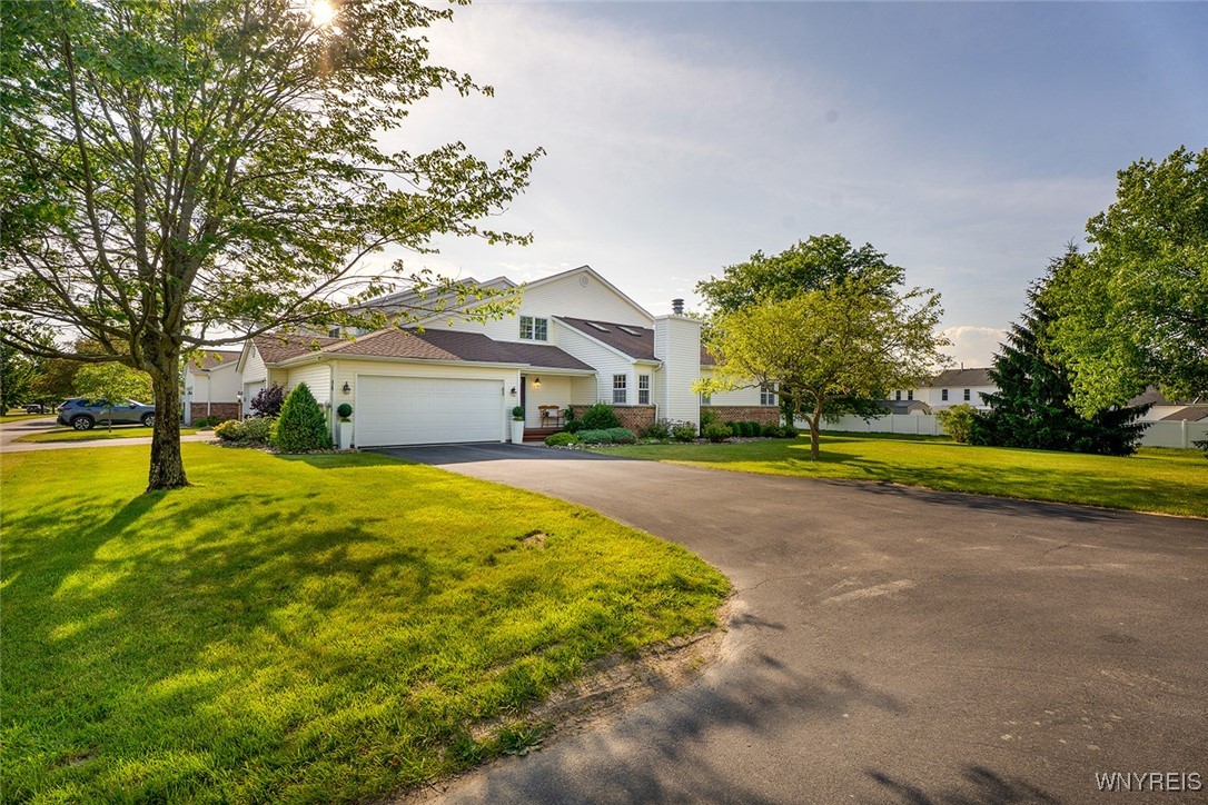 photo 2 : 30 Hastings Drive, Orchard Park NY 14127