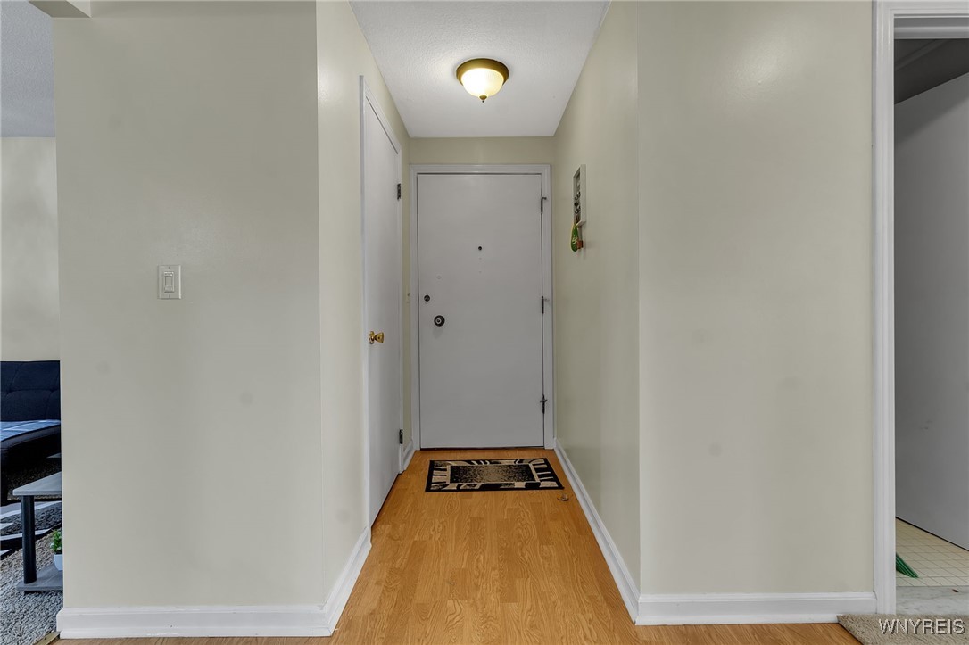 photo 2 : 335 South Cayuga Road B, Amherst NY 14221