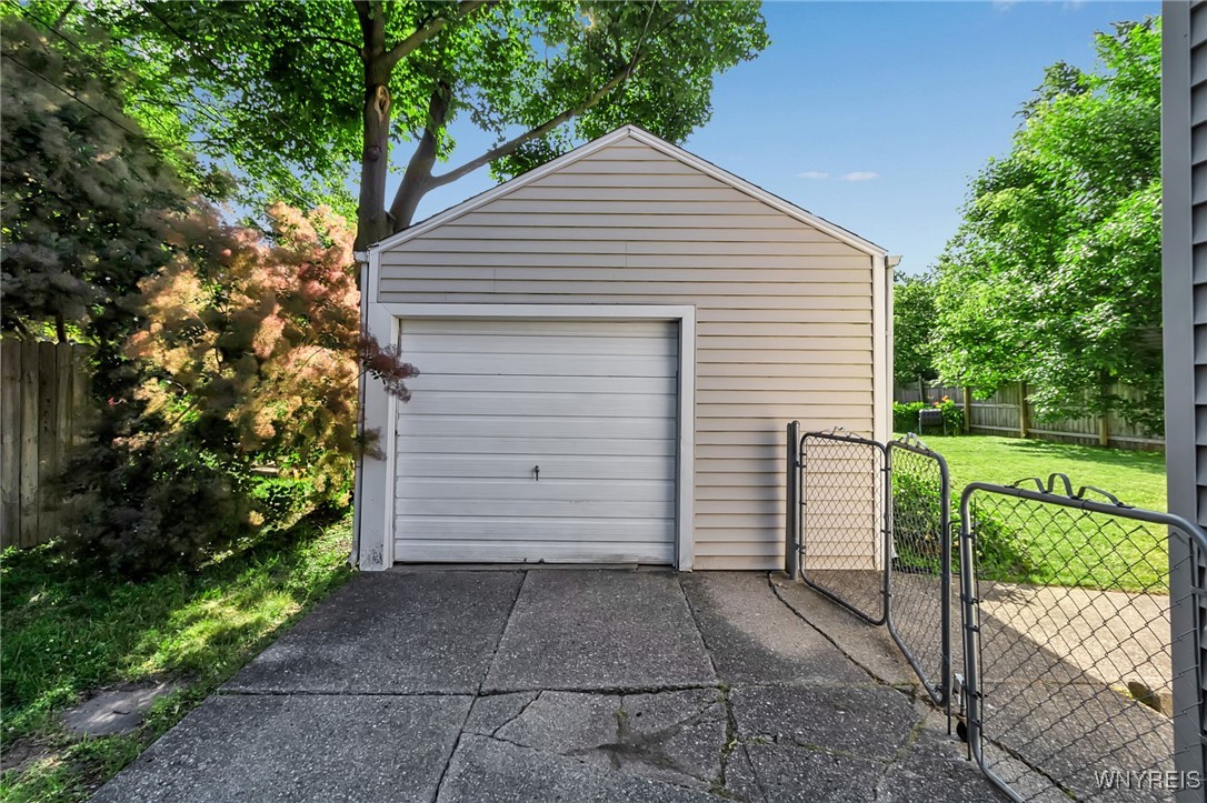 photo 3 : 61 Chateau East, Amherst NY 14226