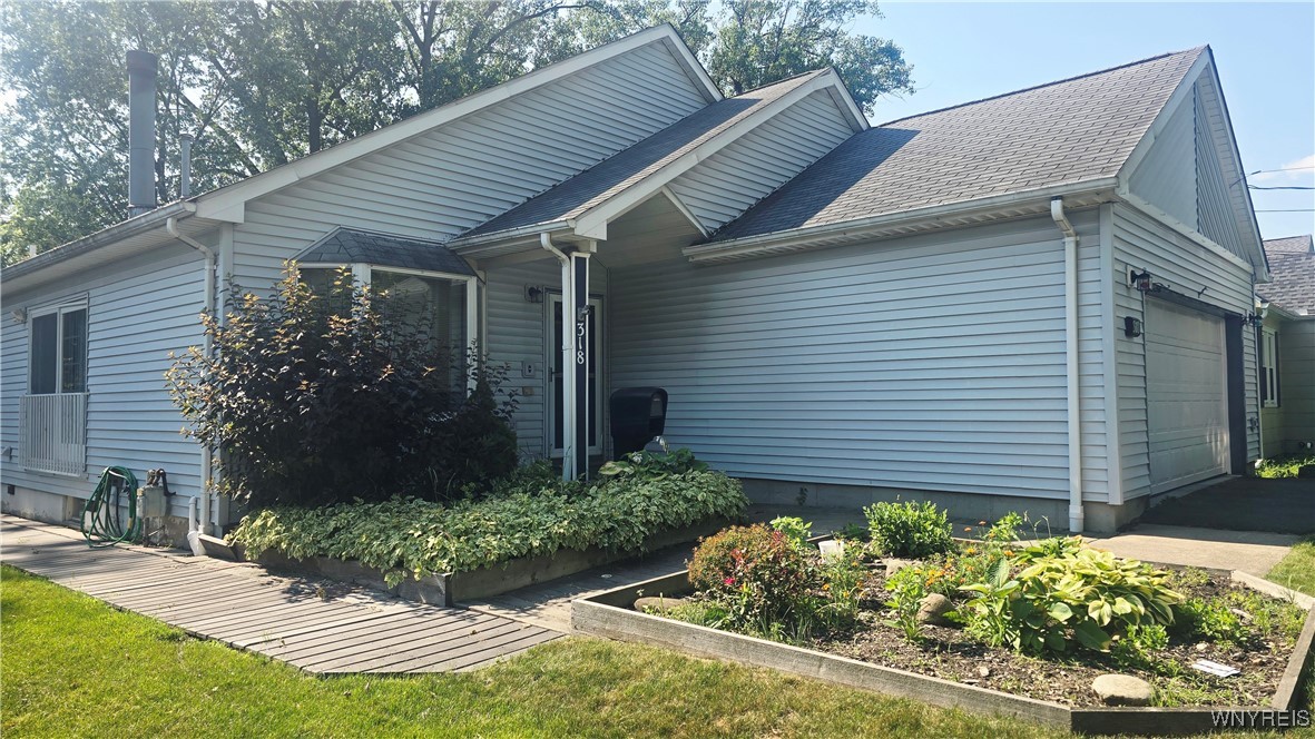 photo 1 : 318 Ivyhurst Road North, Amherst NY 14226
