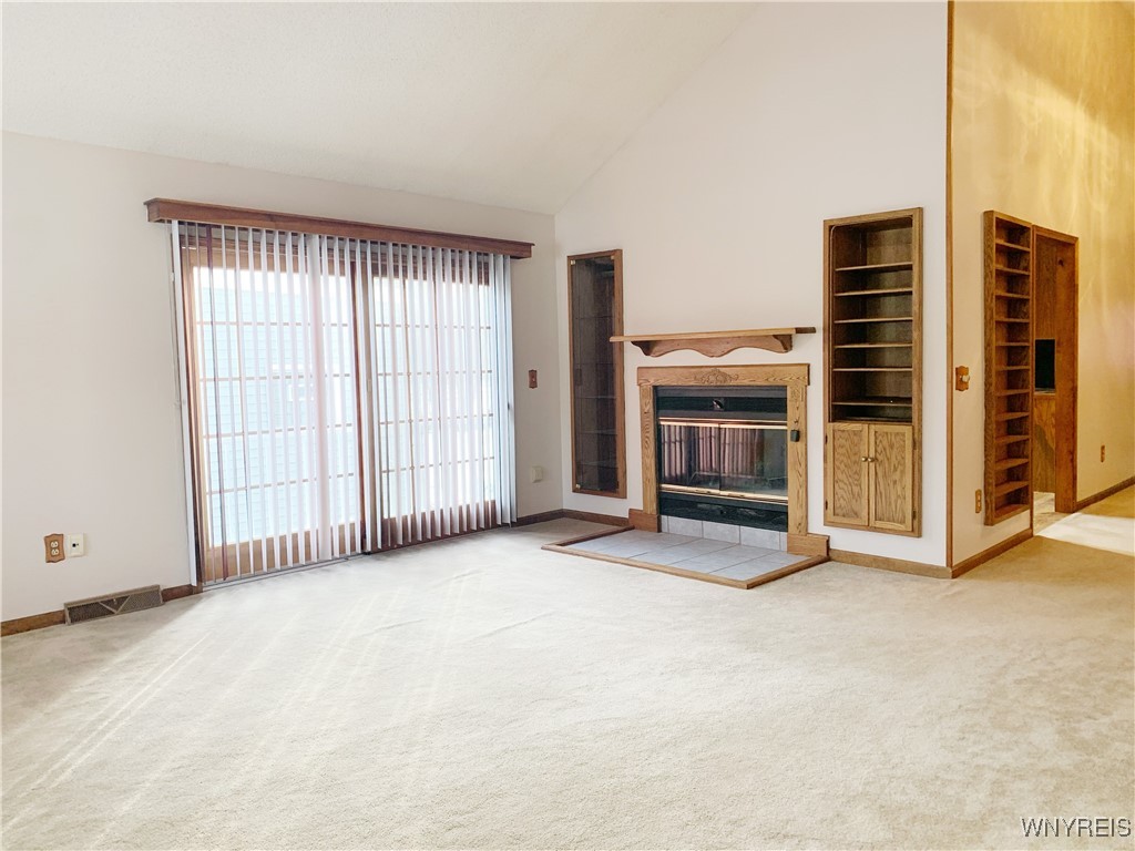 photo 3 : 318 Ivyhurst Road North, Amherst NY 14226