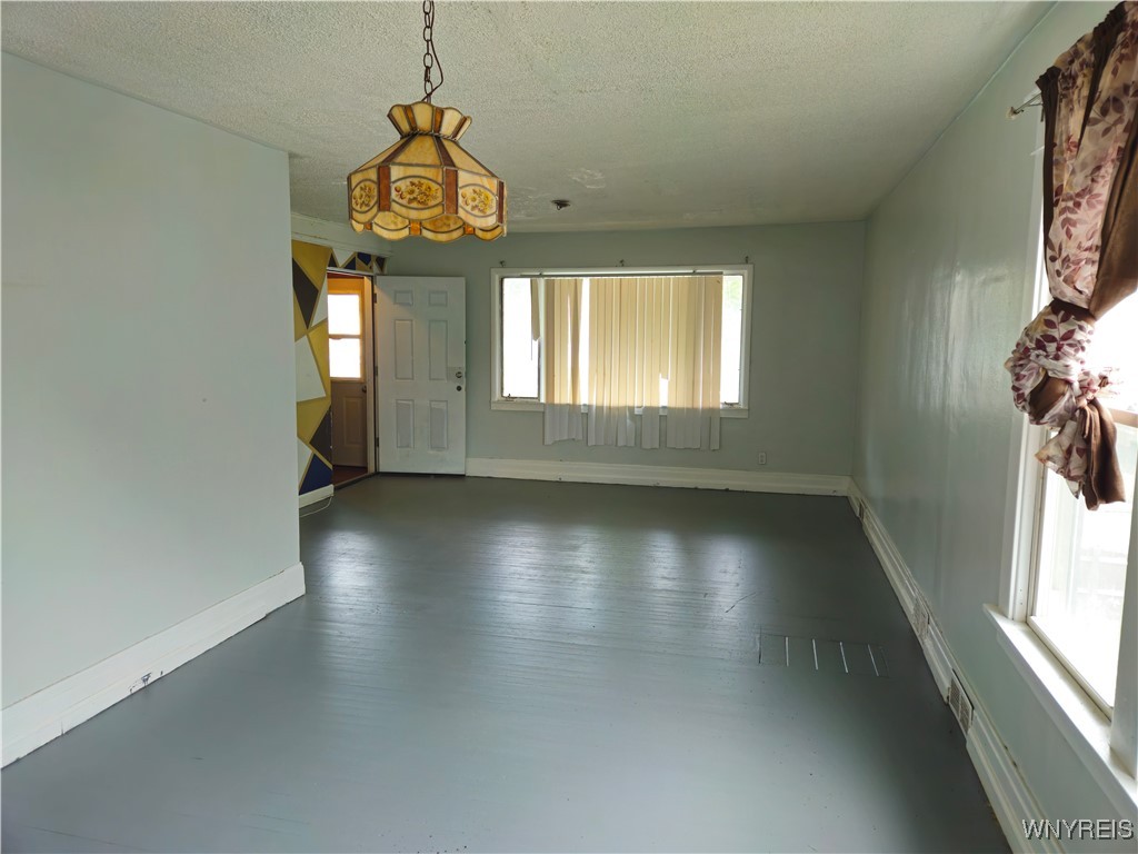 photo 3 : 1827 Cleveland Avenue, Niagara Falls NY 14305