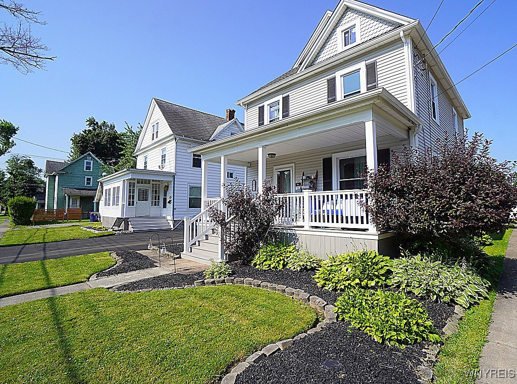 photo 3 : 127 Pound Street, Lockport City NY 14094