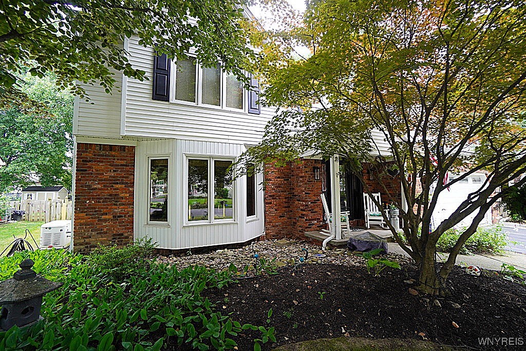 photo dOAznirbuUYVlAqaL71B-8: 89 Beachridge Drive, Amherst NY 14051