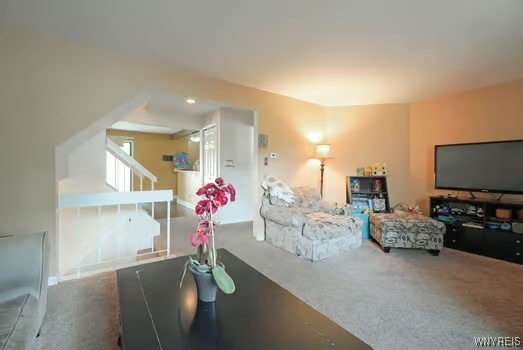 photo 2 : 1104 Netherton Court, Amherst NY 14051