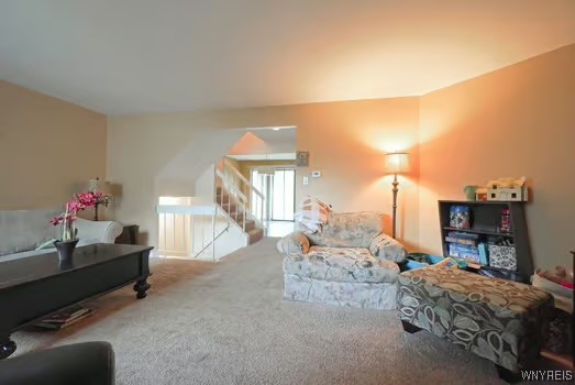 photo 3 : 1104 Netherton Court, Amherst NY 14051
