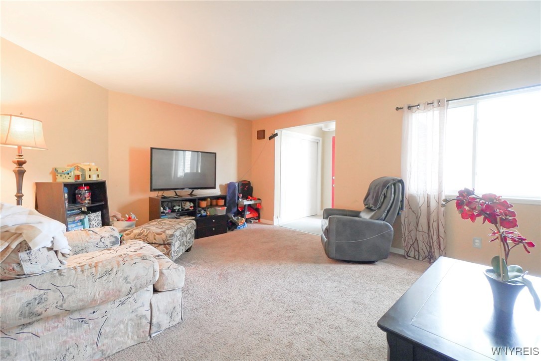 photo 4 : 1104 Netherton Court, Amherst NY 14051