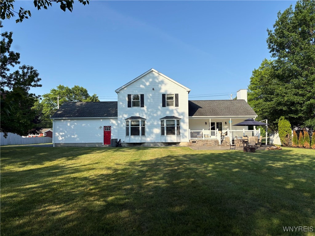 photo 1 : 1594 Lakeview Road, Hamburg NY 14085