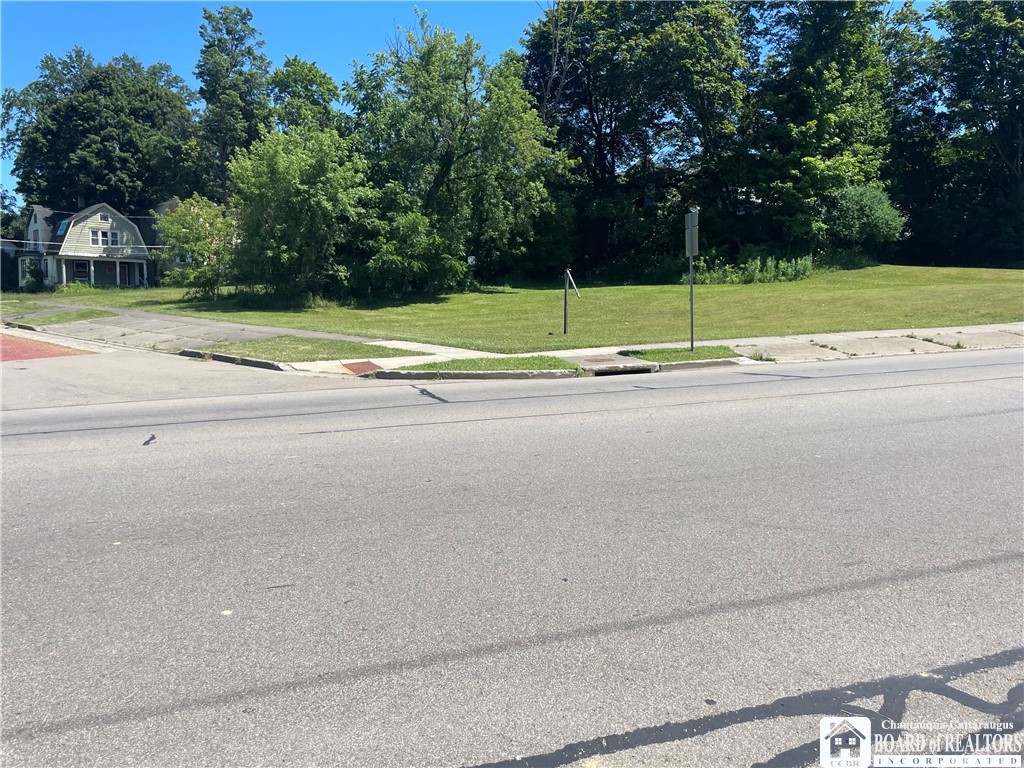 photo 1 : N Main St North Main Street, Jamestown NY 14701
