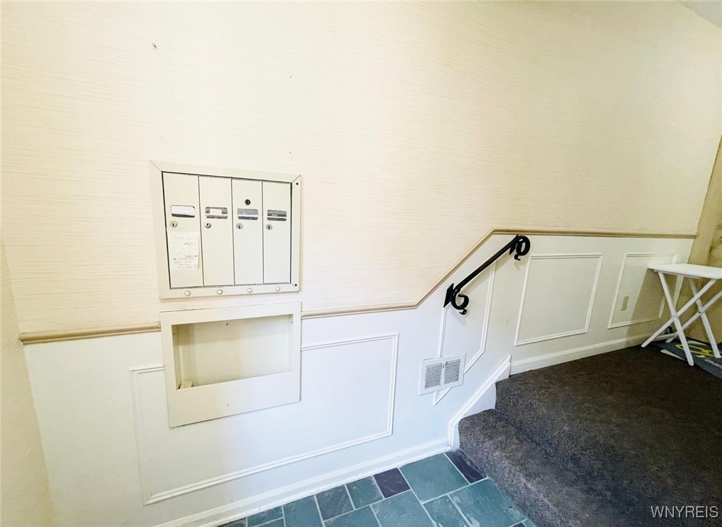 photo 2 : 110 Charter Oaks Drive 3, Amherst NY 14228