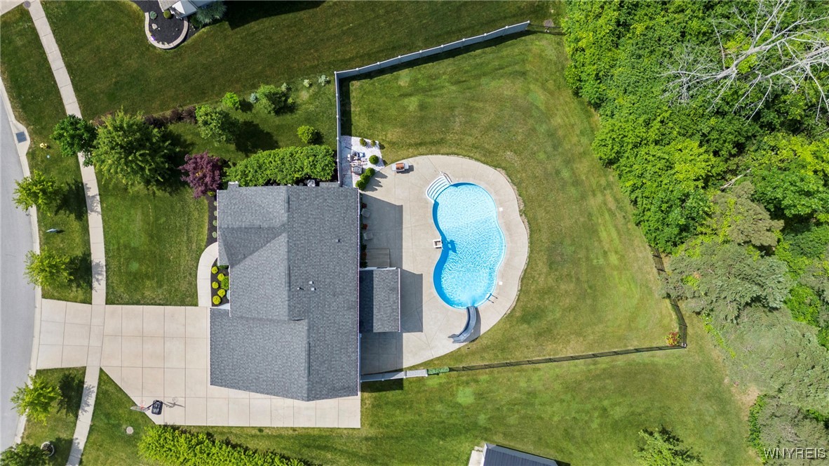 photo undefined: 5042 Woodway Court, Hamburg NY 14075
