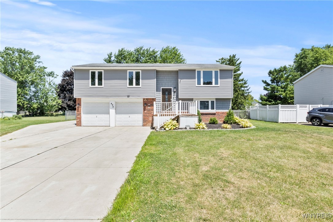 photo 0: 424 Tracey Lane, Grand Island NY 14072