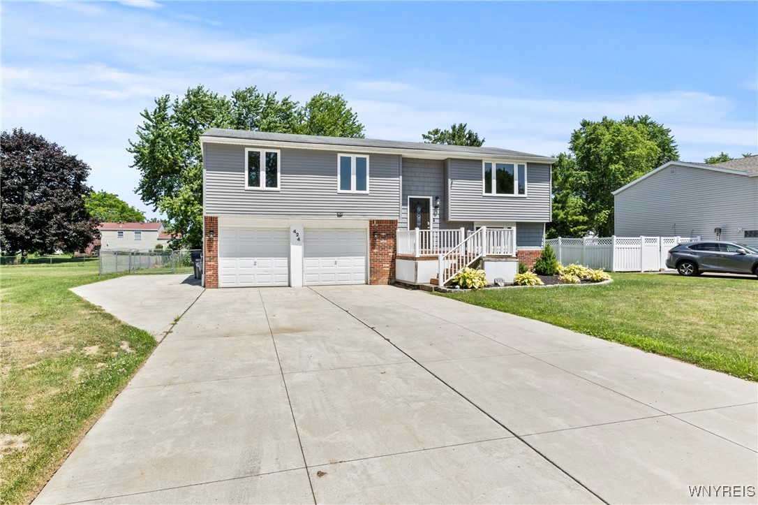 photo undefined: 424 Tracey Lane, Grand Island NY 14072