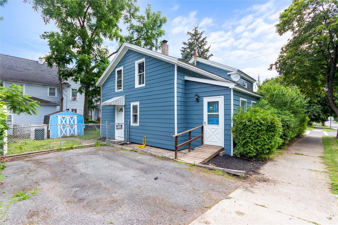 photo 4 : 719 & 721 Colton Avenue, Arcadia NY 14513