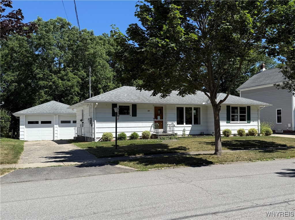 photo undefined: 37 Holland Avenue, Lancaster NY 14086