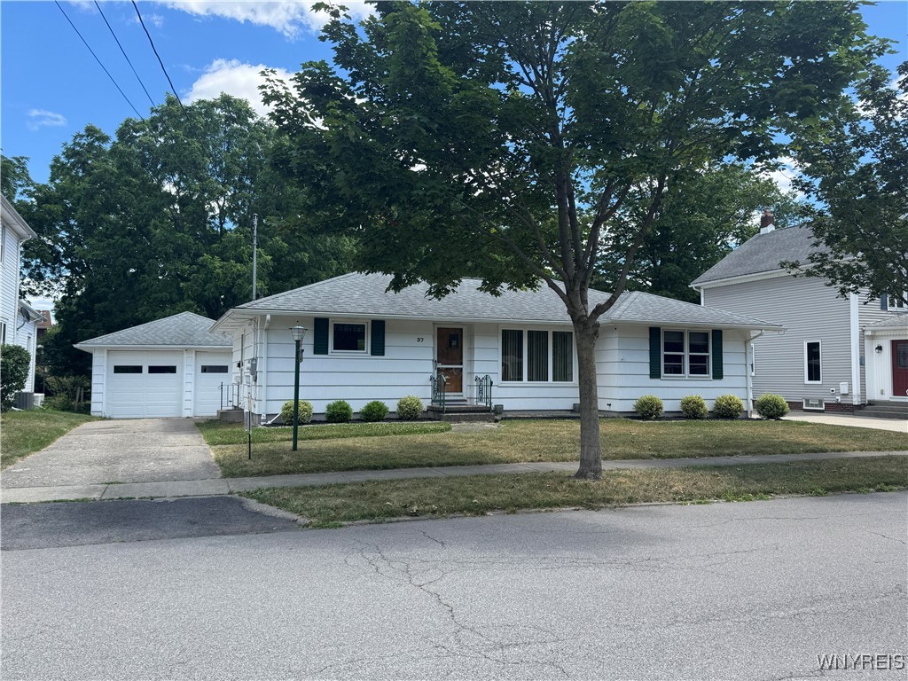 photo undefined: 37 Holland Avenue, Lancaster NY 14086