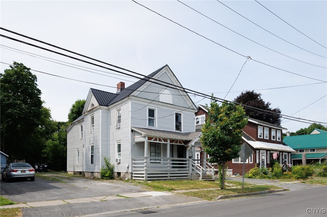 photo 1 : 814 Academy Street, Watertown City NY 13601