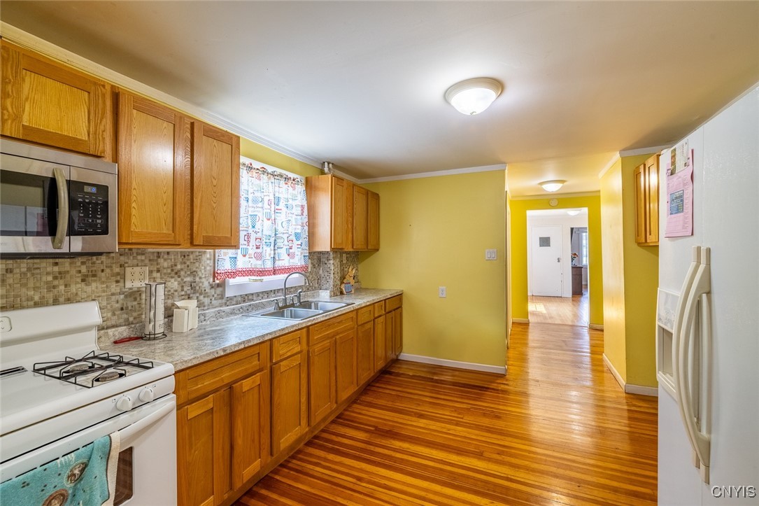 photo 3 : 706 Roberts Street, Utica NY 13502