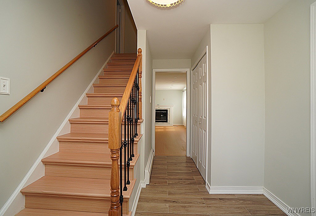 photo 3 : 400 Hawthorne Place, Porter NY 14174