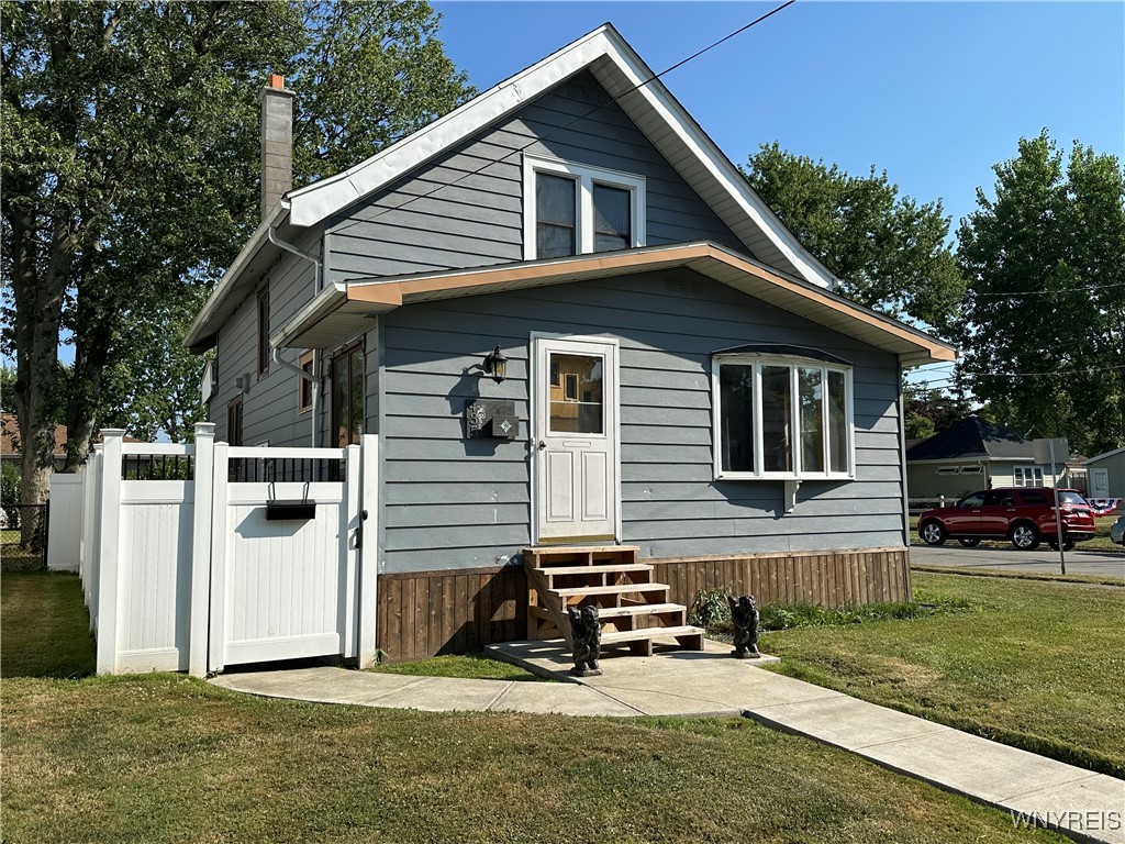 photo 0: 435 Fletcher Street, Tonawanda NY 14150