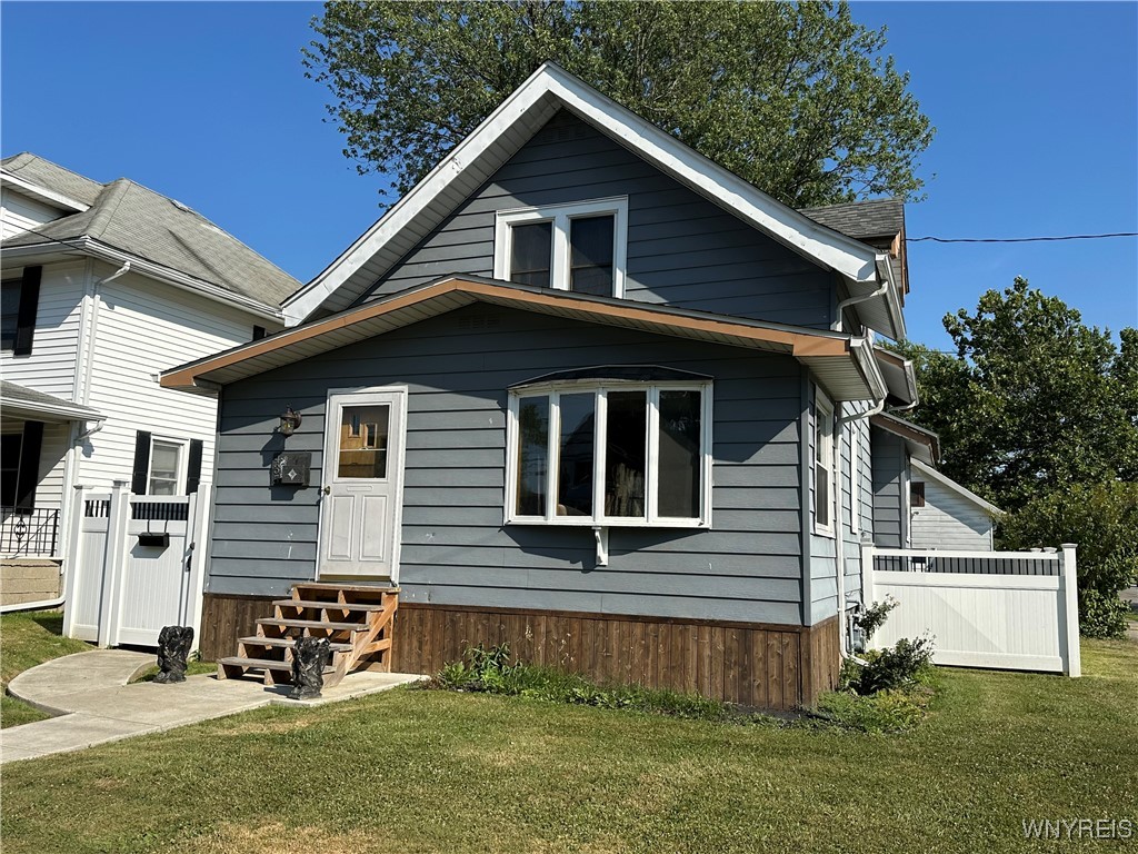 photo 1 : 435 Fletcher Street, Tonawanda NY 14150
