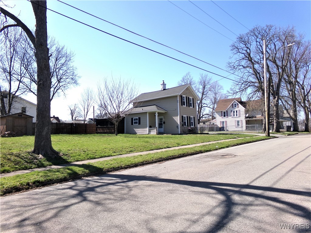 photo 4 : 52 Adam Street, Lockport City NY 14094