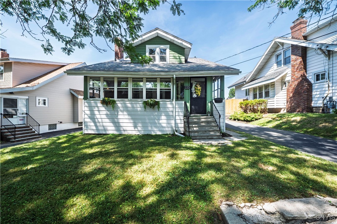 photo 2 : 223 Milford Drive West, Syracuse NY 13206