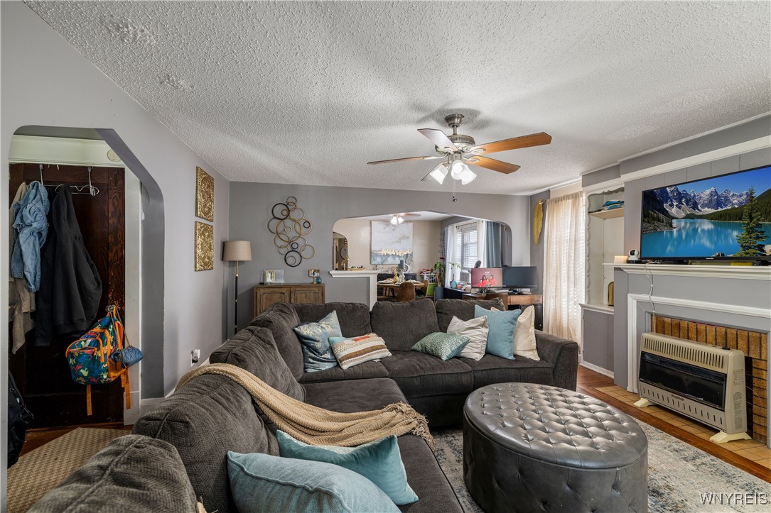 photo 3 : 73 Easton Avenue, Buffalo NY 14215