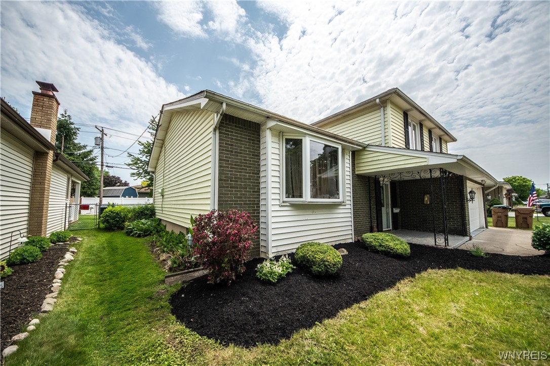 photo 1 : 130 Denise Drive, Cheektowaga NY 14227