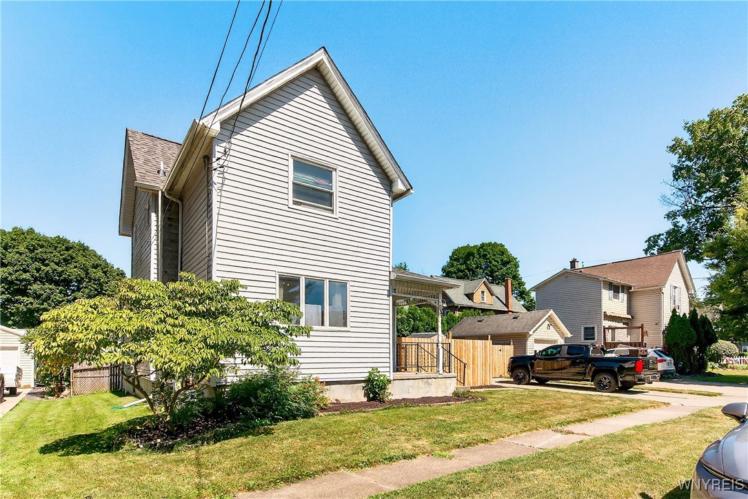 photo undefined: 8 Mccue Avenue, Lockport City NY 14094