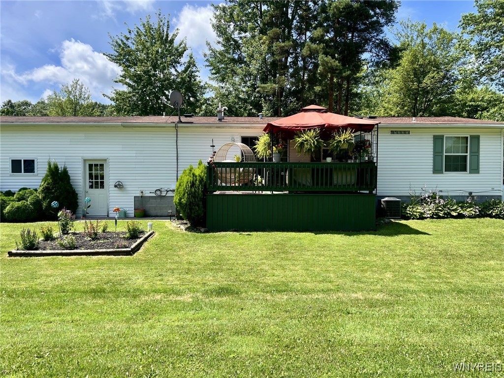 photo QcjP01rrVq-qouYQF9pns: 79 Rainbow Park, Wilson NY 14131