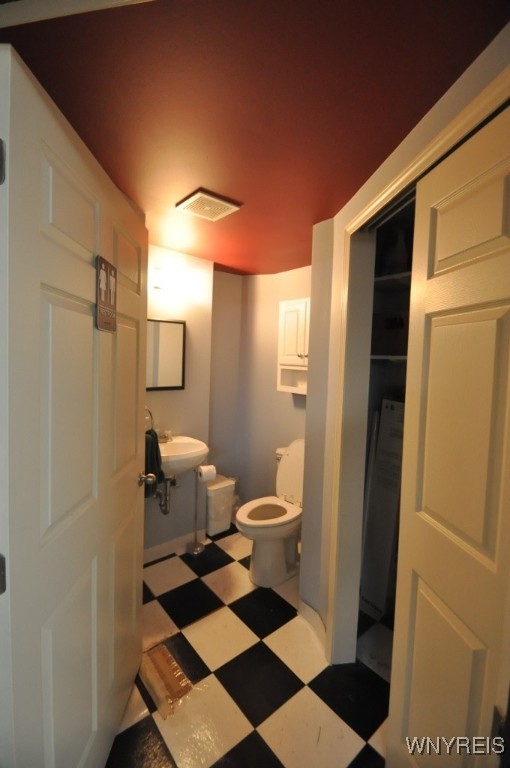 photo 4 : 5629 Main Street, Amherst NY 14221