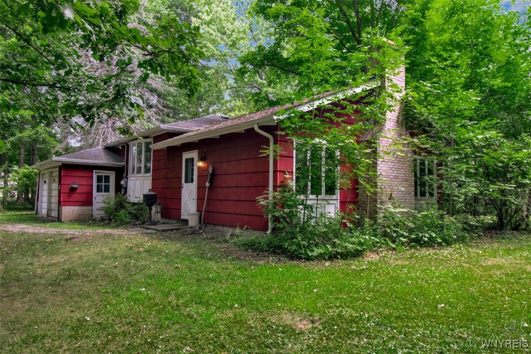 photo undefined: 8905 County Rd, Clarence NY 14032