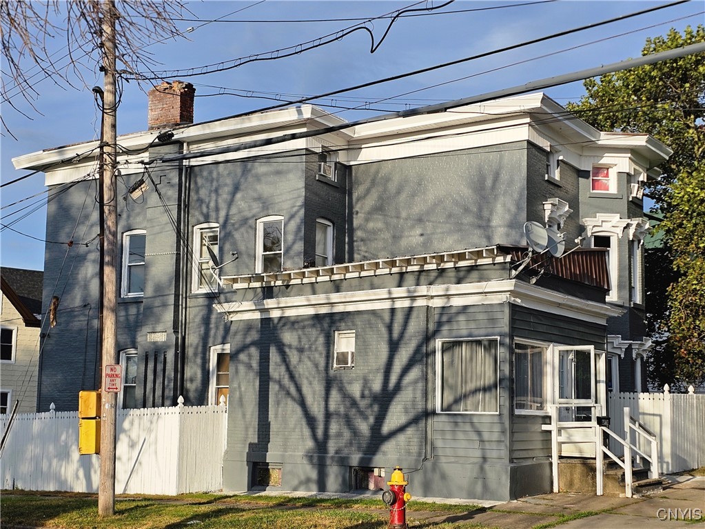 photo 3 : 1303 Bleecker Street, Utica NY 13501