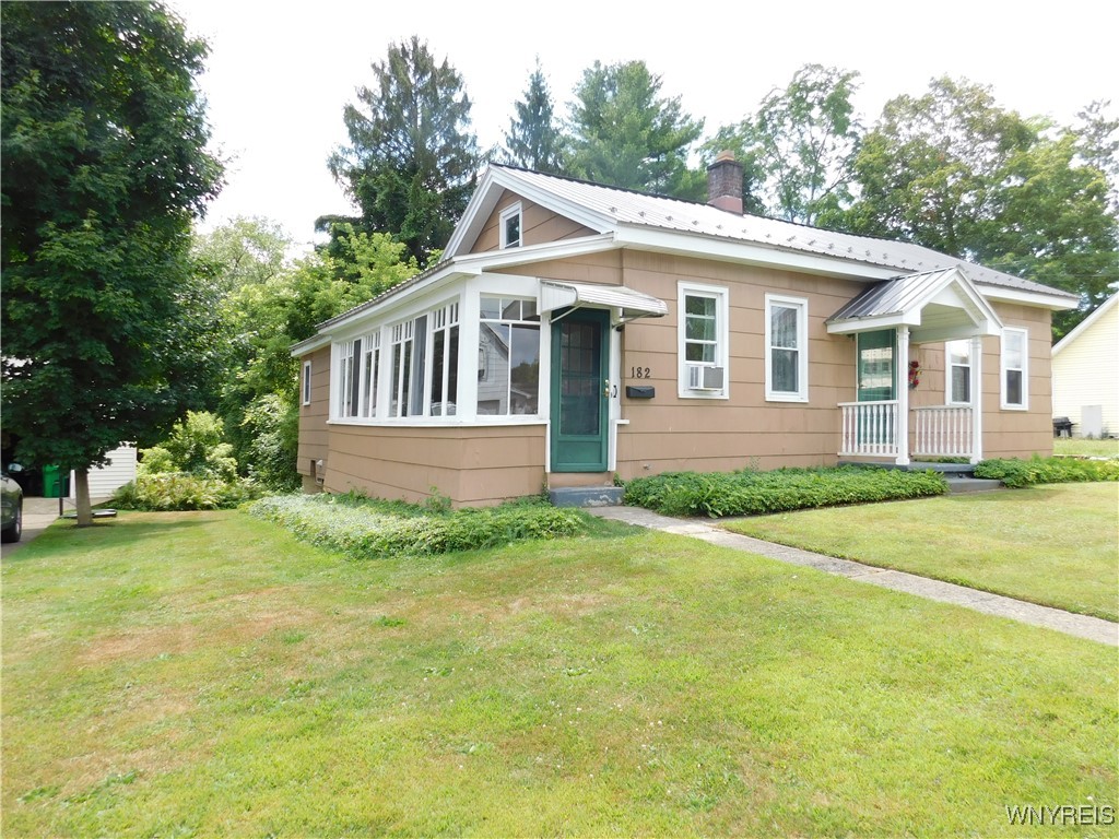 photo rM76O-cOAwqbxFi65GKDgR4a95ekTdr3IQC2o: 182 Woodward Avenue, Concord NY 14141